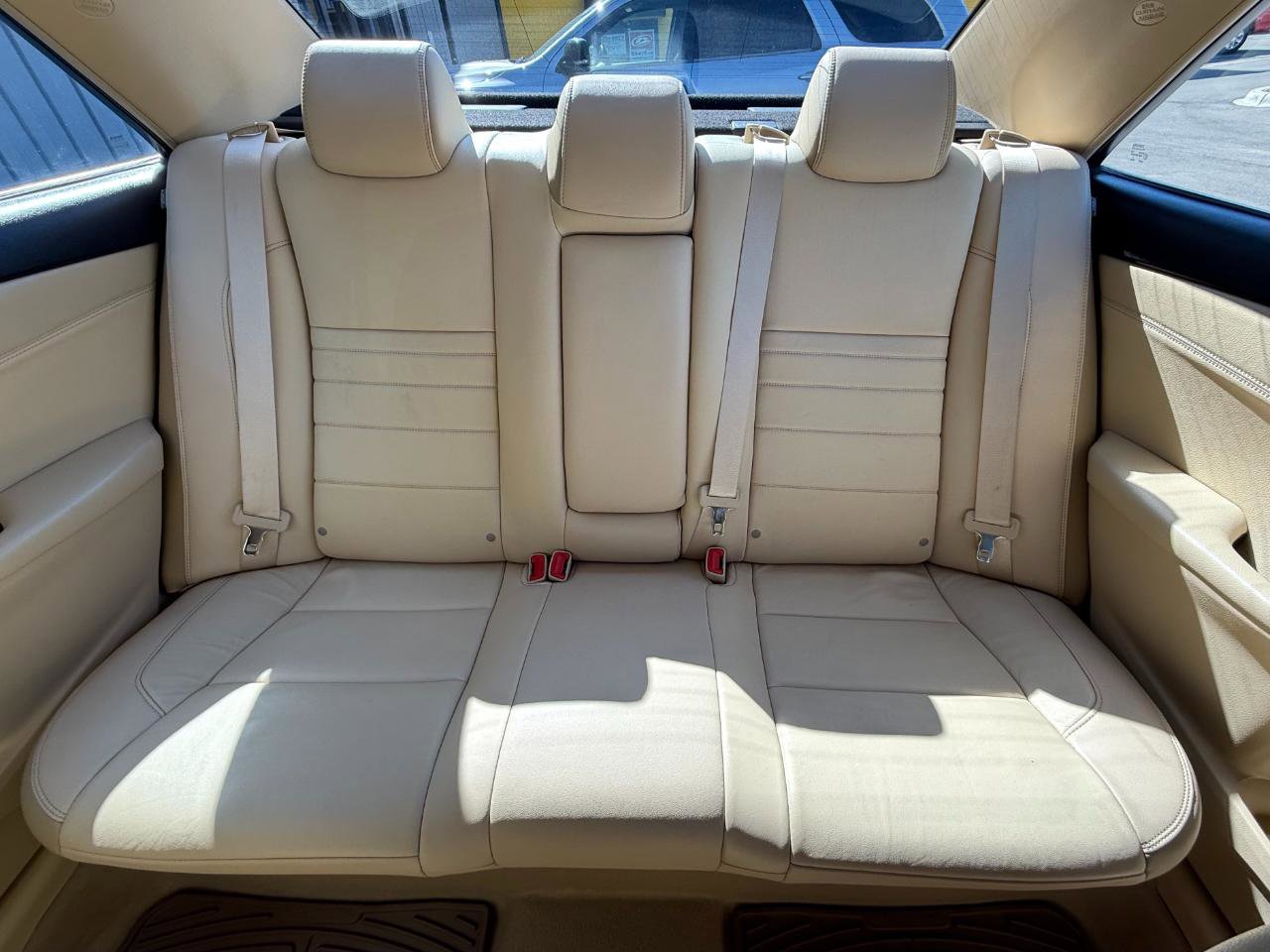 Used 2017 Toyota Camry XLE w/ Moonroof Package FWD image 14