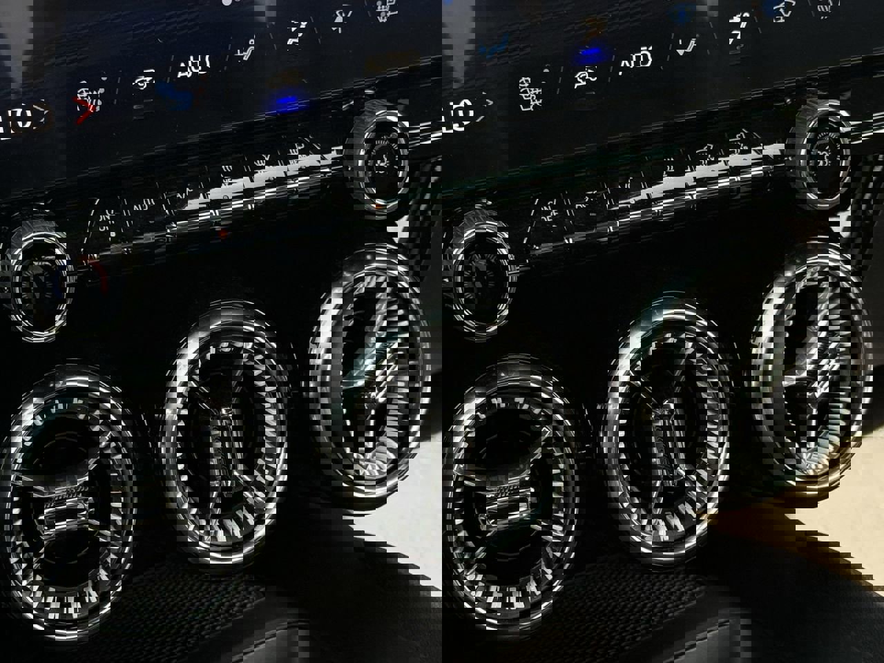 New 2026 Chevrolet Blazer EV LT image 18