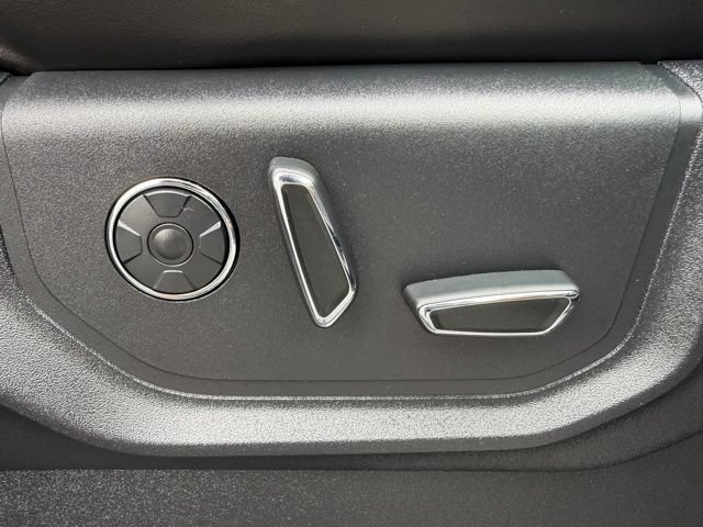 Used 2018 Ford F350 Platinum w/ Platinum Ultimate Package AWD/4WD image 31