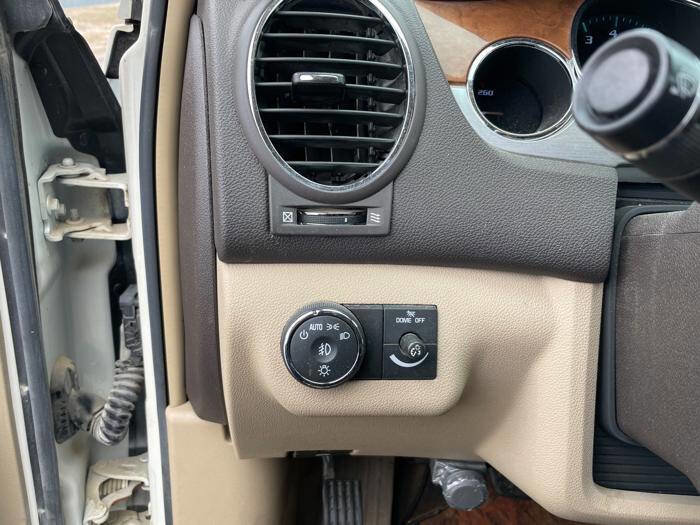 Used 2009 Buick Enclave CXL w/ Driver Confidence Package image 35