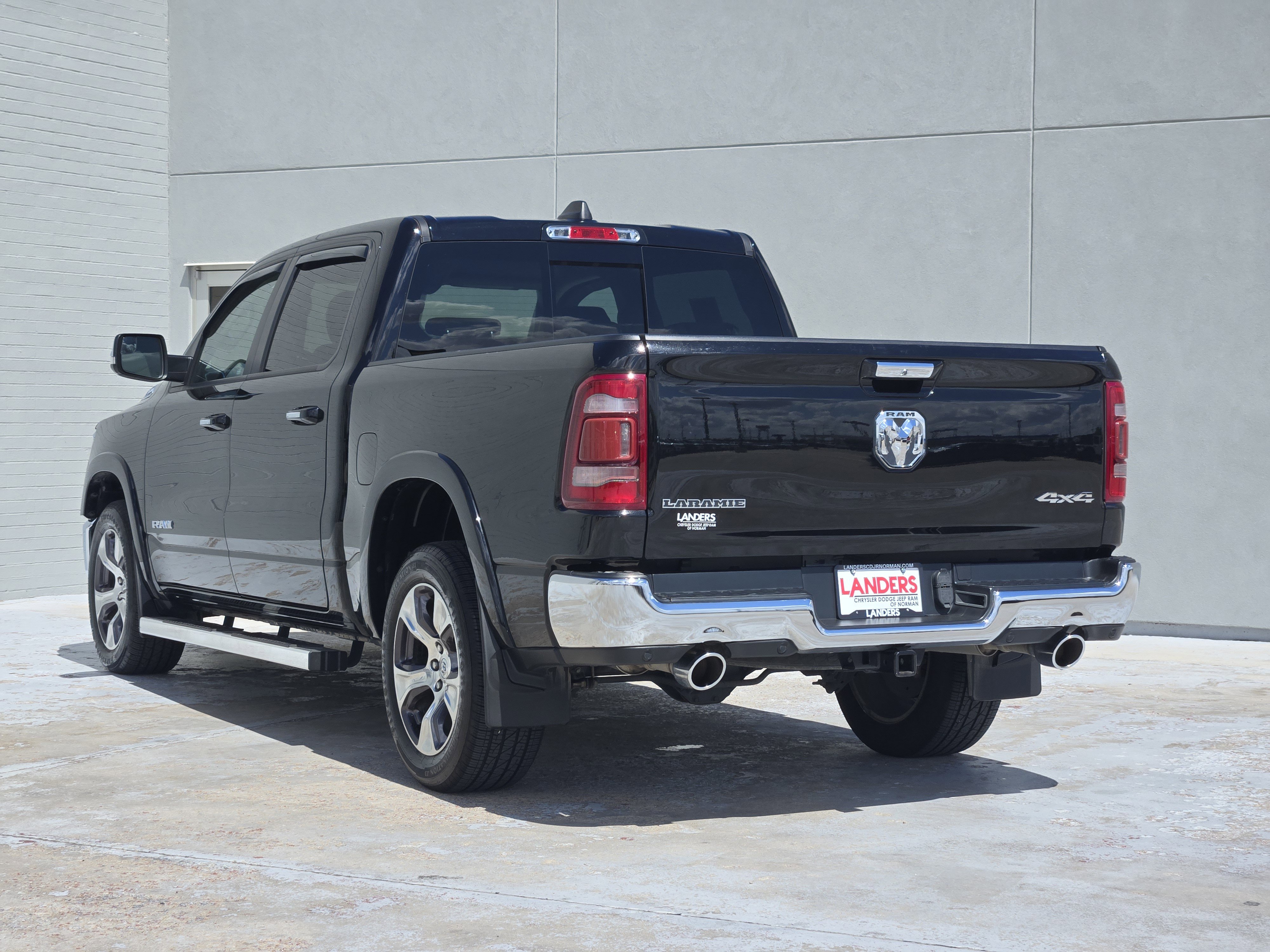 Used 2022 RAM 1500 Laramie AWD/4WD image 6