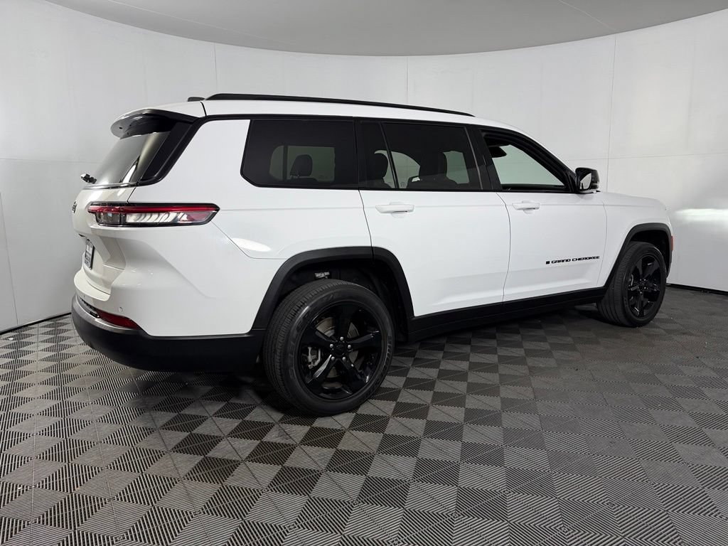 Certified 2022 Jeep Grand Cherokee L Laredo RWD image 7