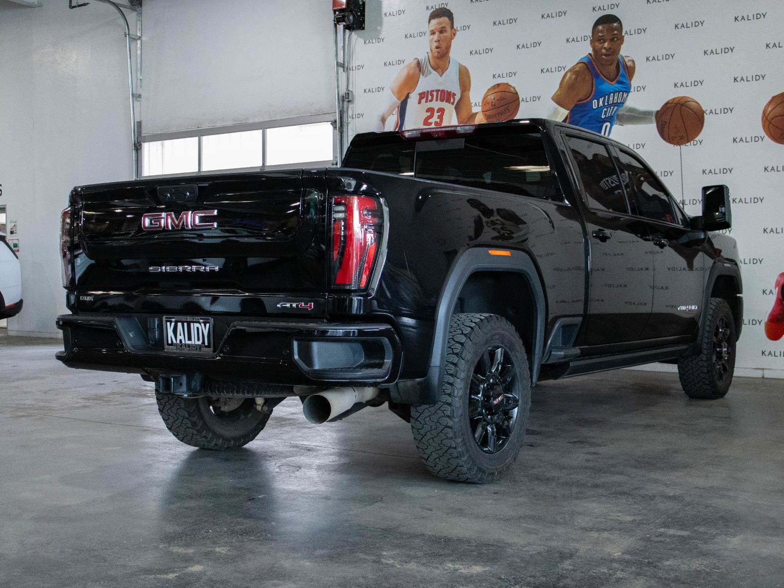 Used 2024 GMC Sierra 2500 AT4 w/ AT4 Premium Plus Package AWD/4WD image 25