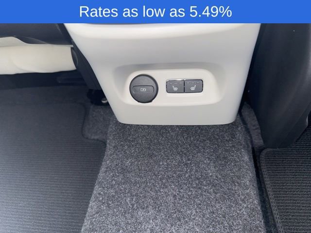 Used 2025 Volvo XC40 B5 Plus w/ Climate Package image 10