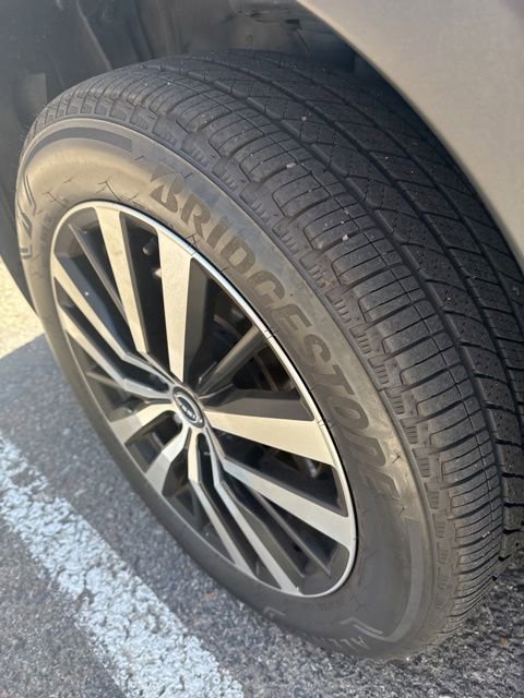 Certified 2024 Nissan Pathfinder Platinum AWD/4WD image 13