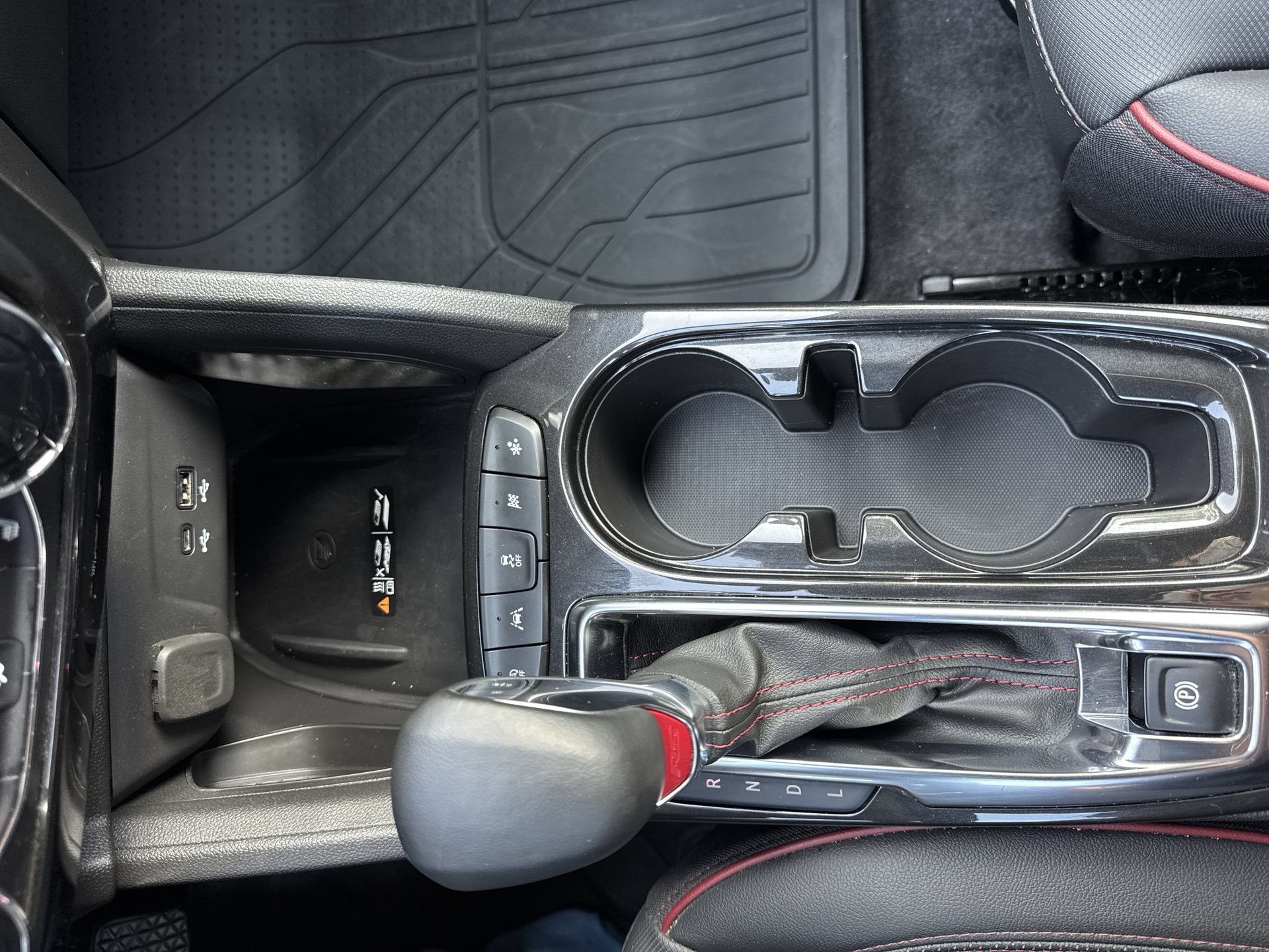 Used 2025 Chevrolet TrailBlazer RS w/ Convenience Package FWD image 19