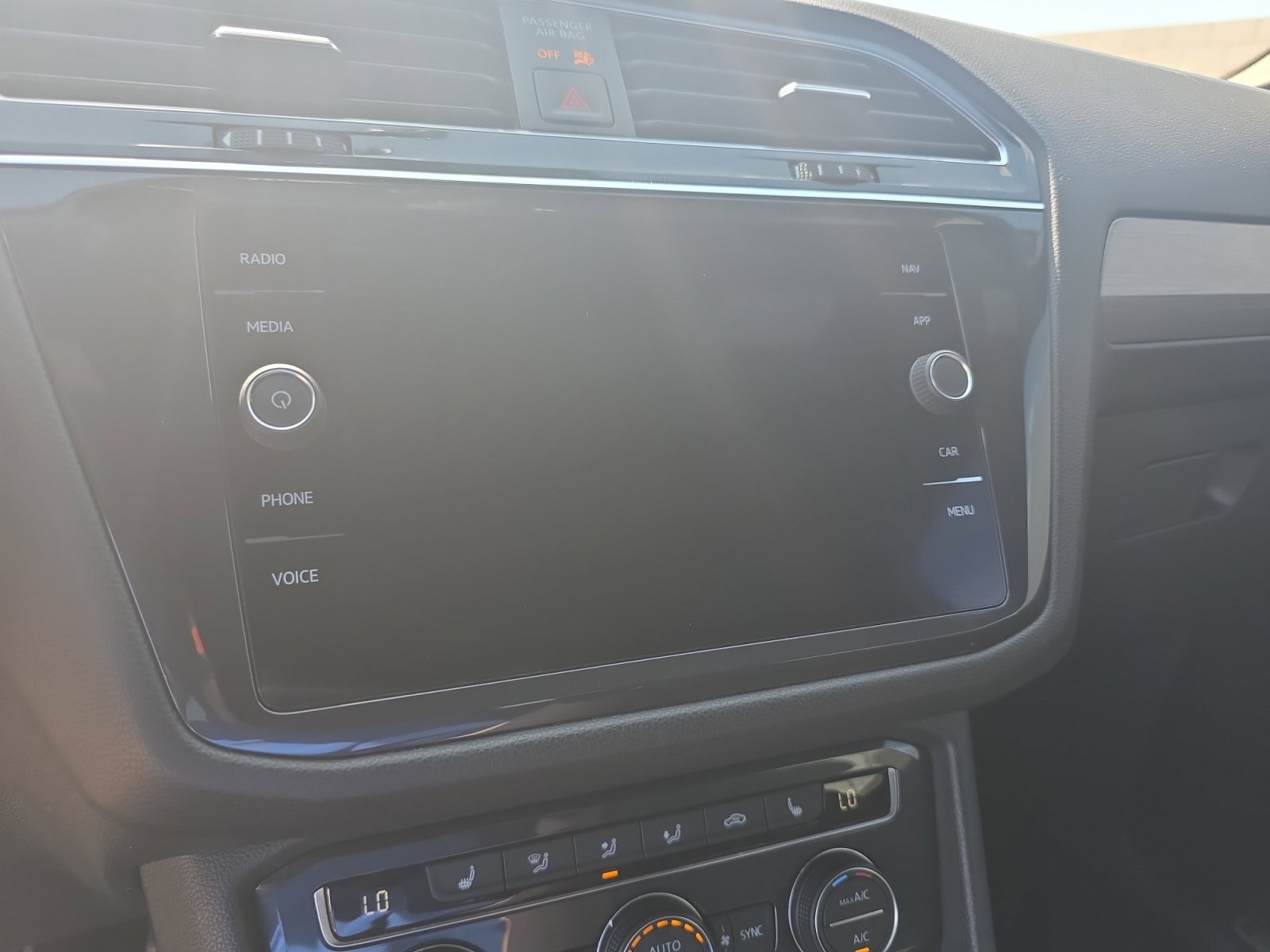 Used 2019 Volkswagen Tiguan SEL Premium R-Line FWD image 12