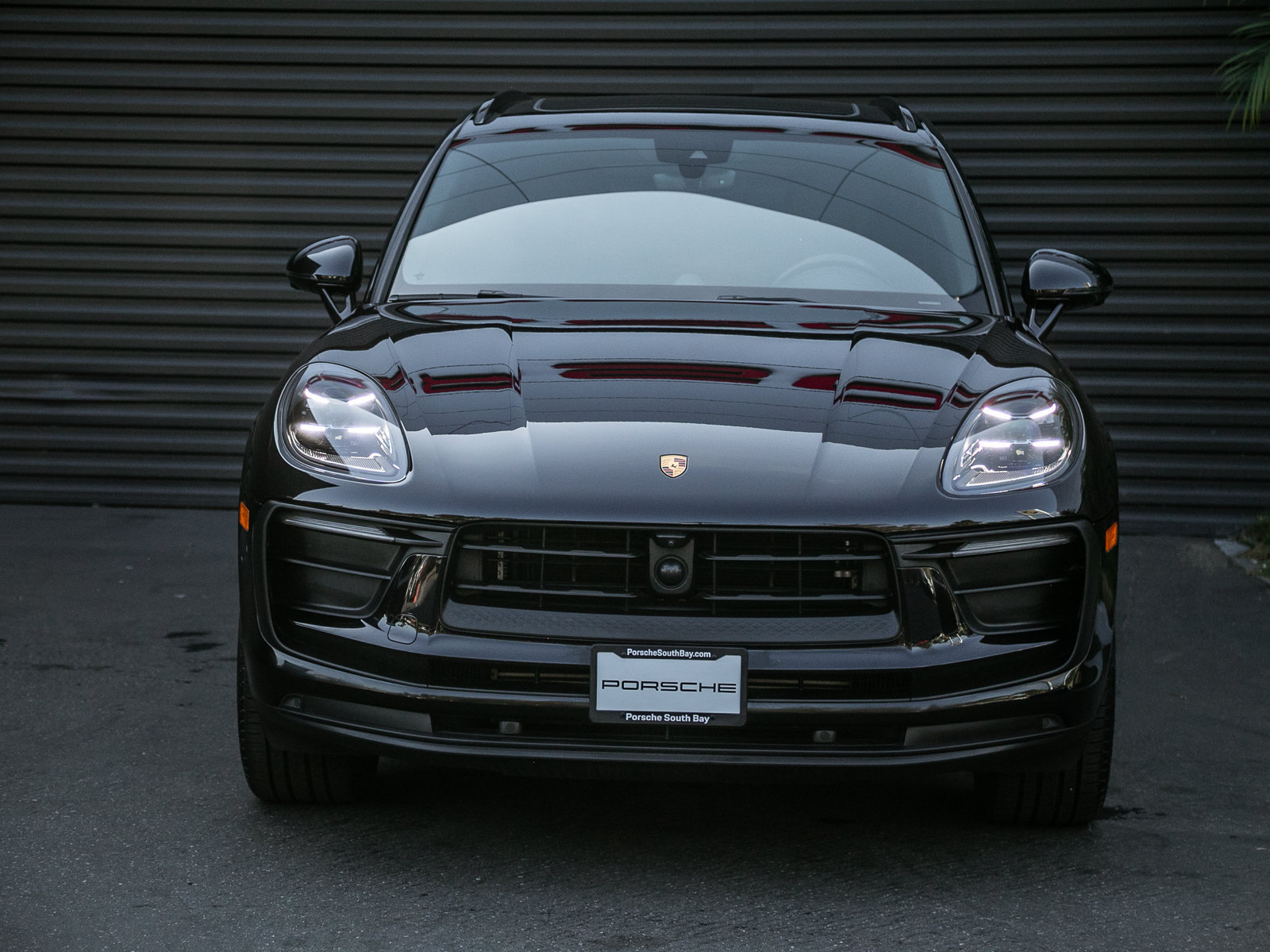 Certified 2023 Porsche Macan AWD/4WD image 7