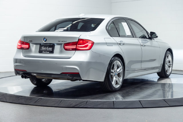 Used 2017 BMW 330i xDrive Sedan AWD/4WD image 10