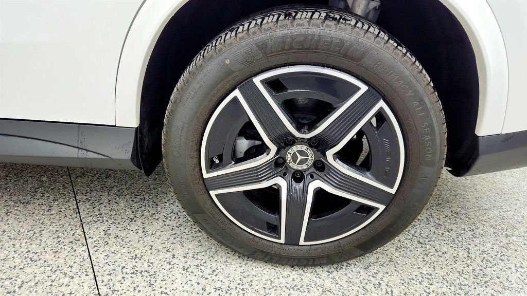 Used 2024 Mercedes-Benz GLC 300 4MATIC image 9