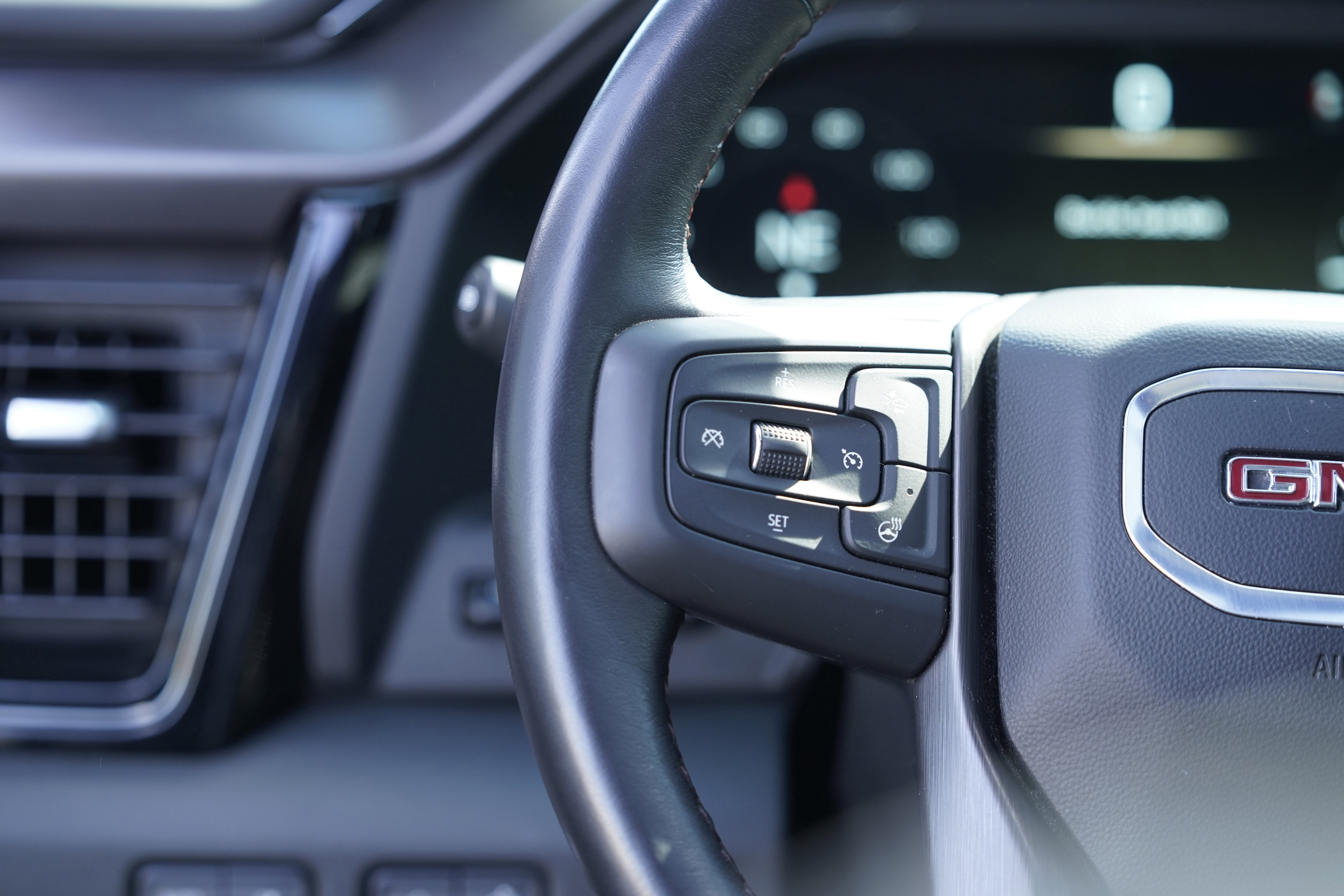 Used 2024 GMC Sierra 2500 AT4X w/ AT4X AEV Edition AWD/4WD image 18