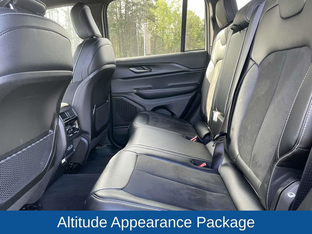 Certified 2025 Jeep Grand Cherokee Altitude image 20