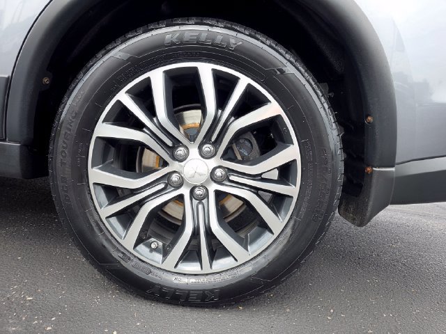 Used 2016 Mitsubishi Outlander GT AWD/4WD image 9