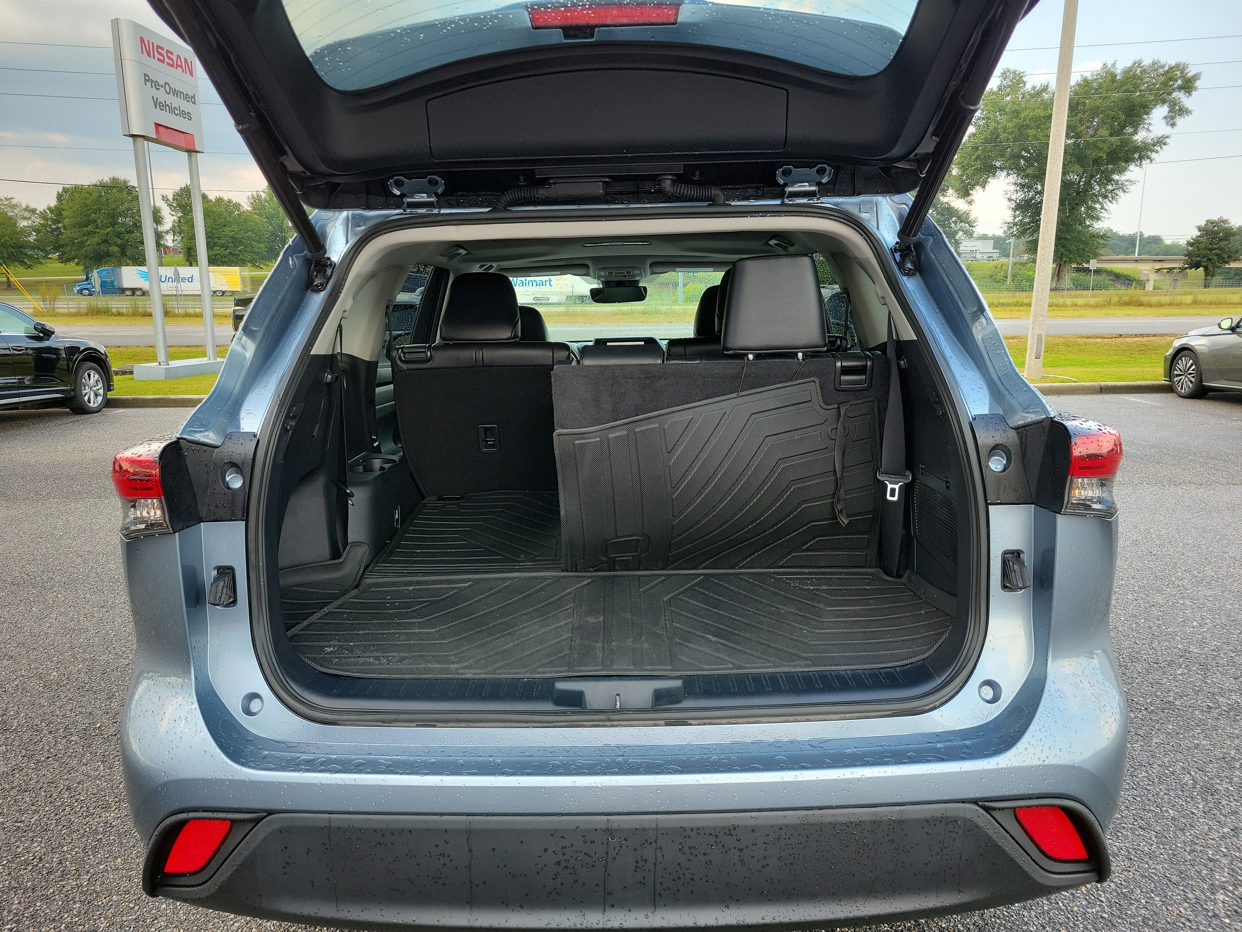 Used 2023 Toyota Highlander XLE image 11