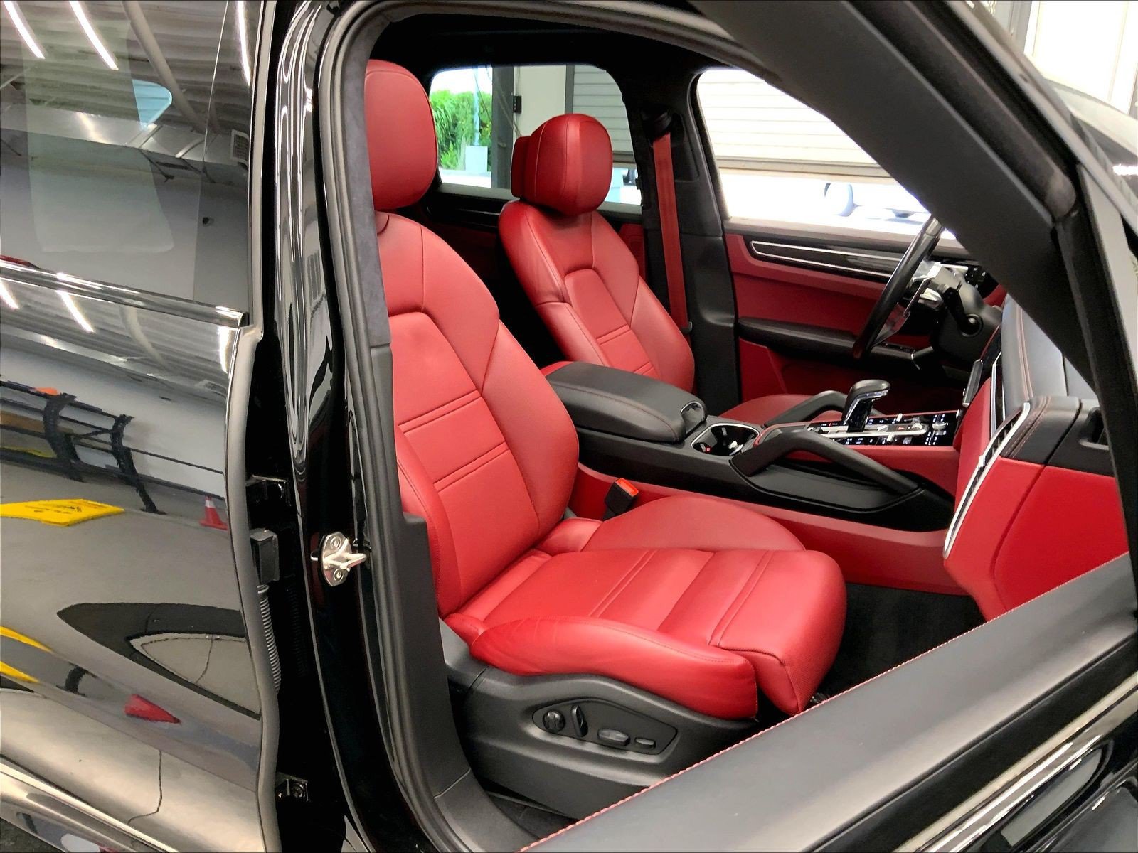Used 2023 Porsche Cayenne GTS AWD/4WD image 19