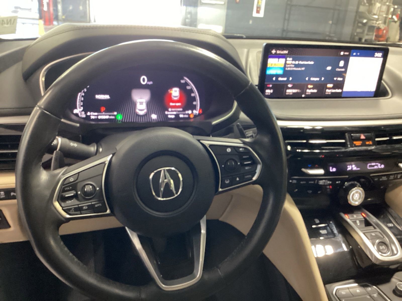 Used 2024 Acura MDX SH-AWD w/ Technology Package image 15