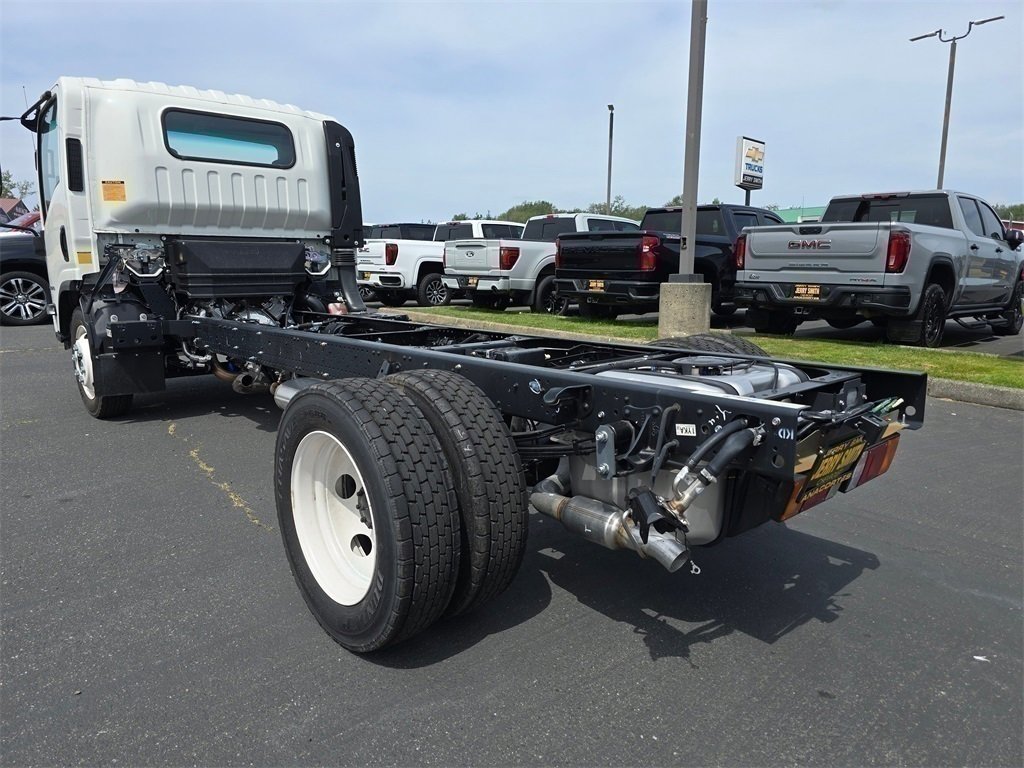 New 2024 Chevrolet Low Cab Forward image 7