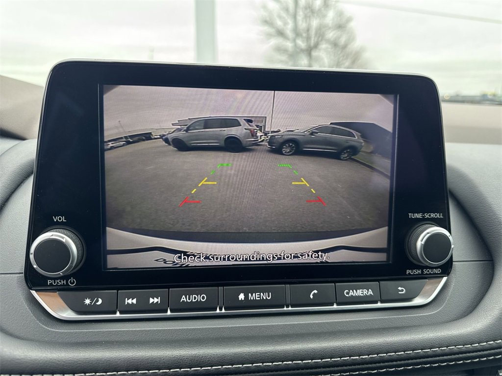 Used 2023 Nissan Rogue S image 9