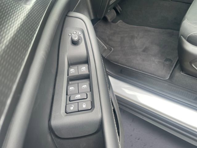 New 2025 Jeep Grand Cherokee L Laredo w/ Luxury Tech Group I image 17