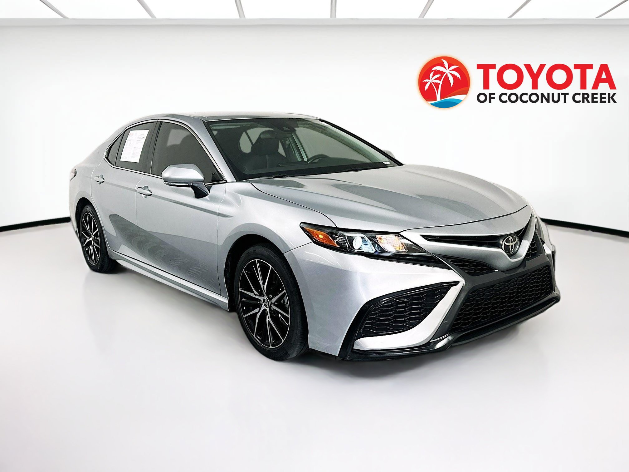 Used 2023 Toyota Camry SE