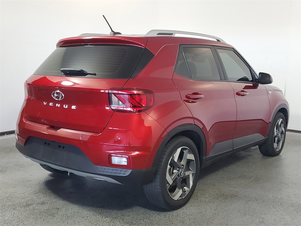 Used 2024 Hyundai Venue SEL image 7