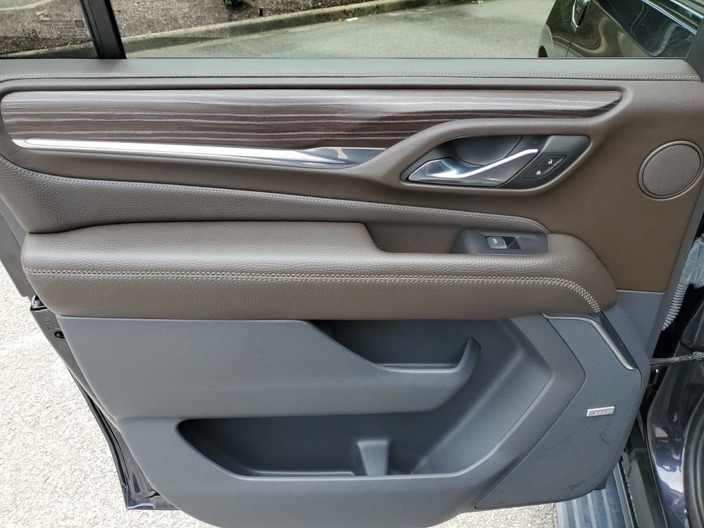 Used 2023 GMC Yukon XL Denali AWD/4WD image 10