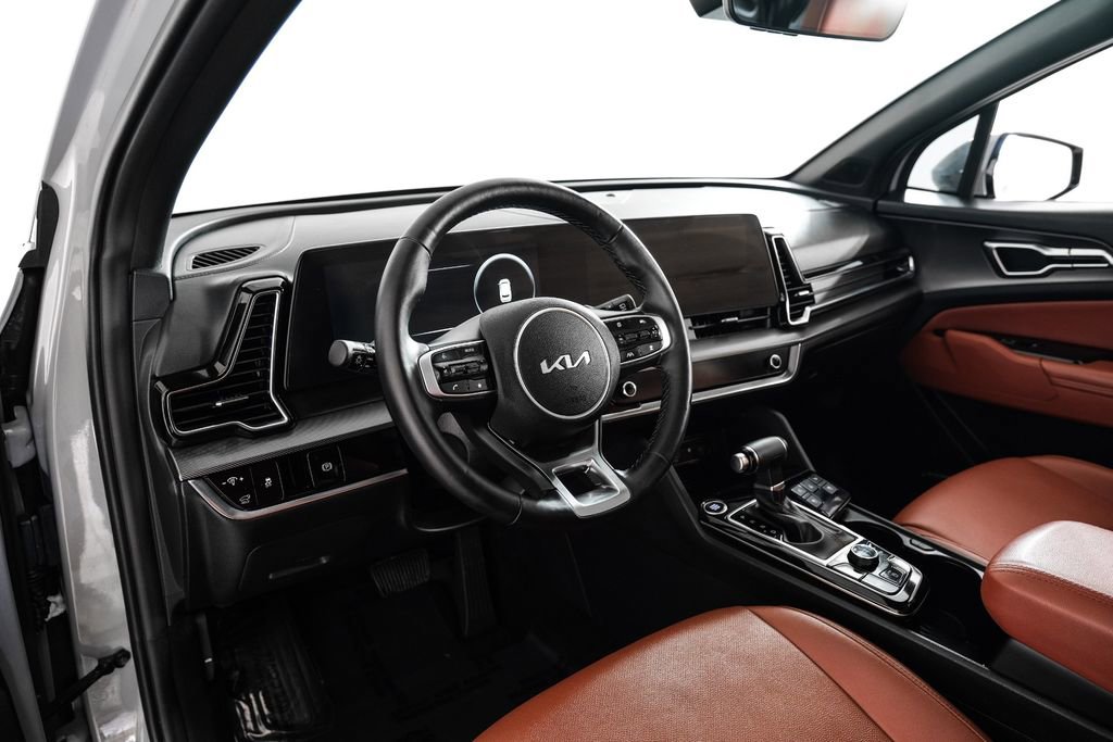 Used 2024 Kia Sportage SX image 2