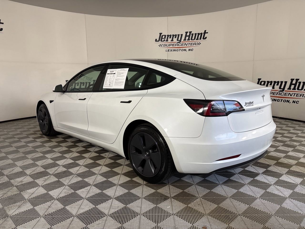 Used 2023 Tesla Model 3 Standard Range image 6