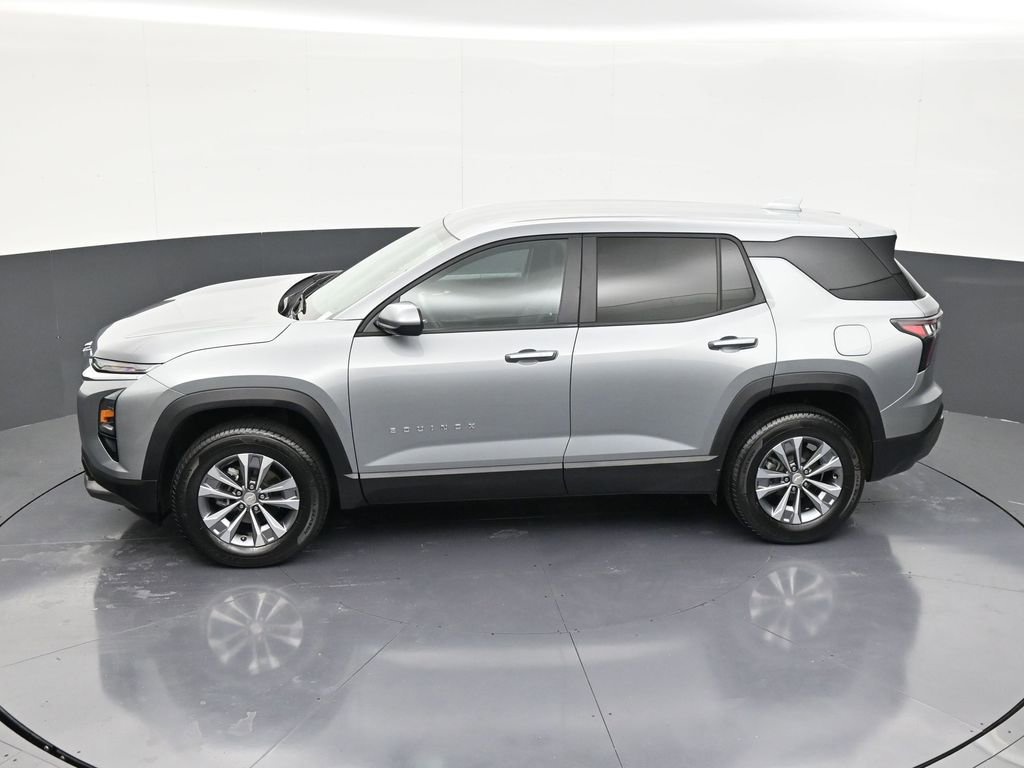Used 2025 Chevrolet Equinox LT FWD image 10