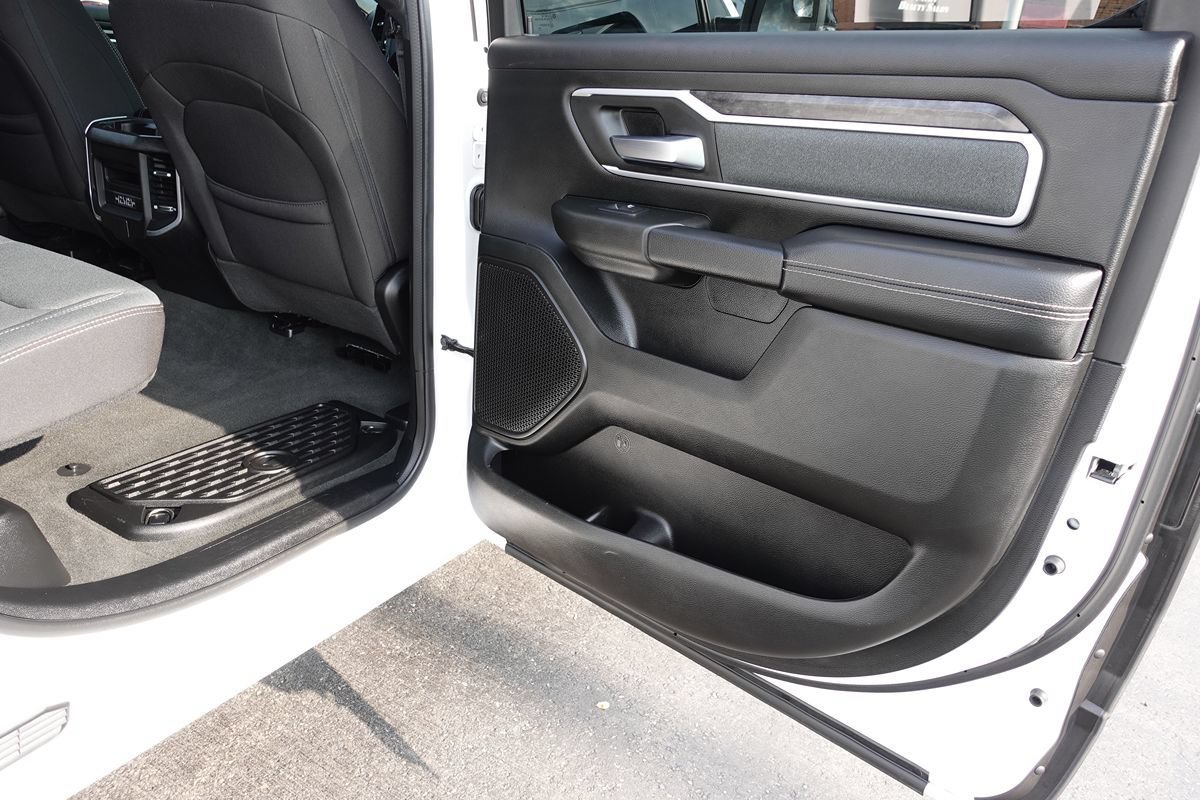 Used 2023 RAM 1500 Big Horn AWD/4WD image 28
