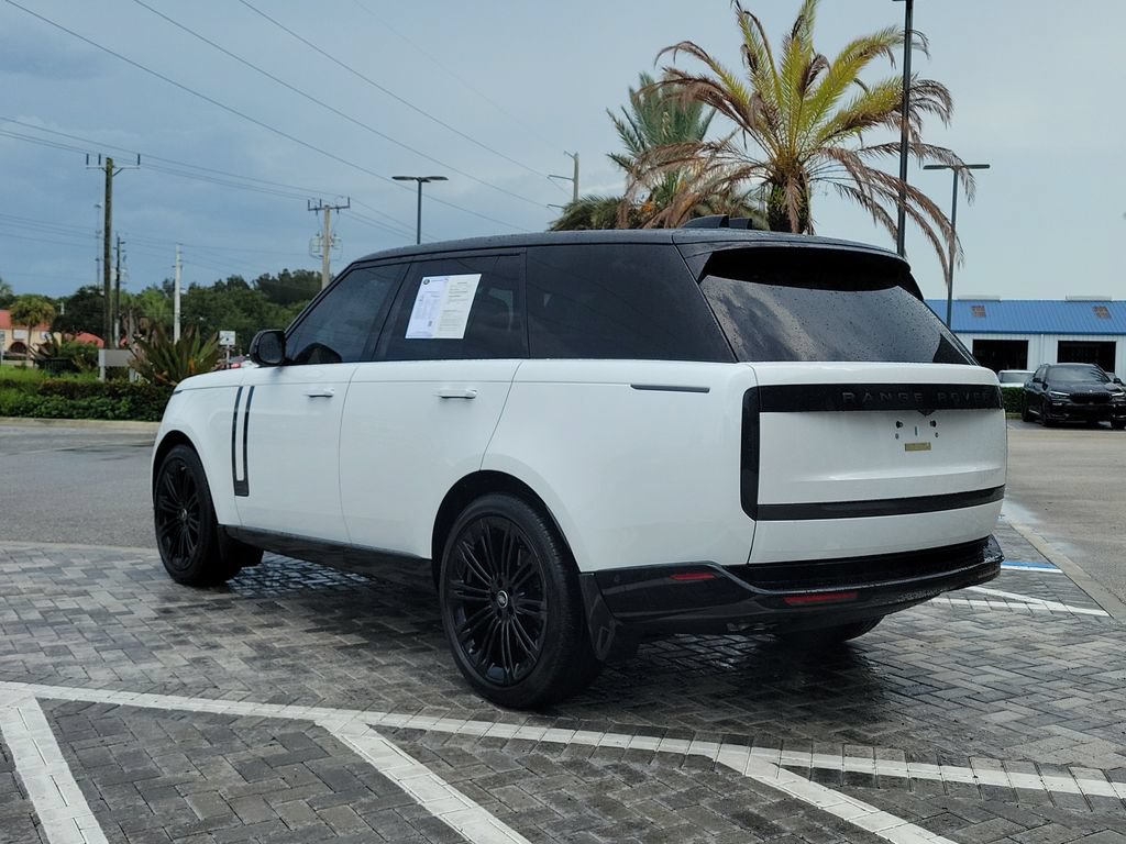 Certified 2025 Land Rover Range Rover SE AWD/4WD image 3