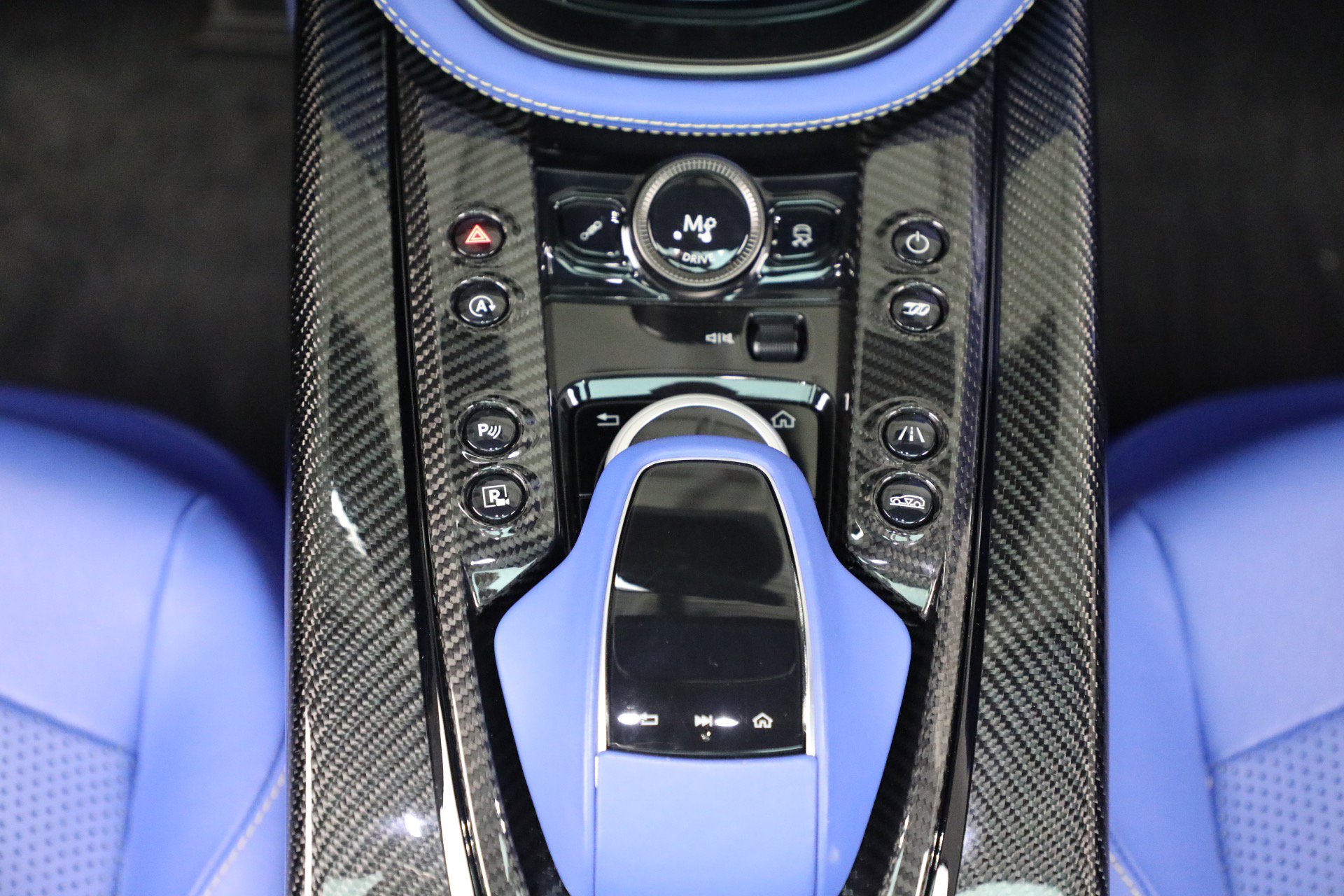 Used 2024 Aston Martin DBX 707 image 34