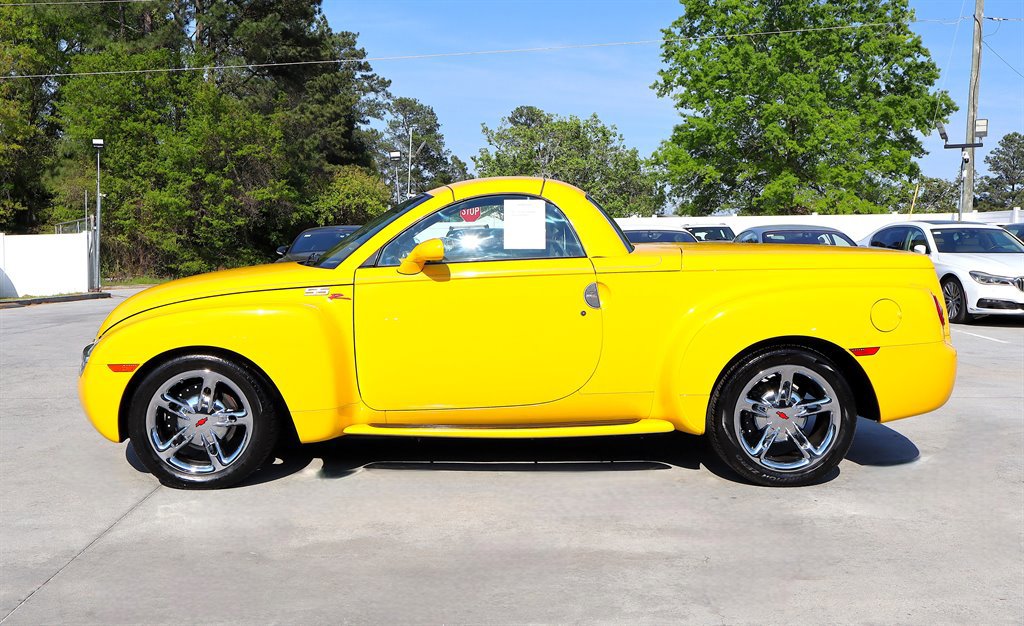 Used 2003 Chevrolet SSR w/ Preferred Equipment Group RWD image 8