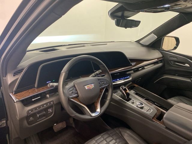 Used 2021 Cadillac Escalade Premium Luxury Platinum w/ Heavy-Duty Trailer Package image 7