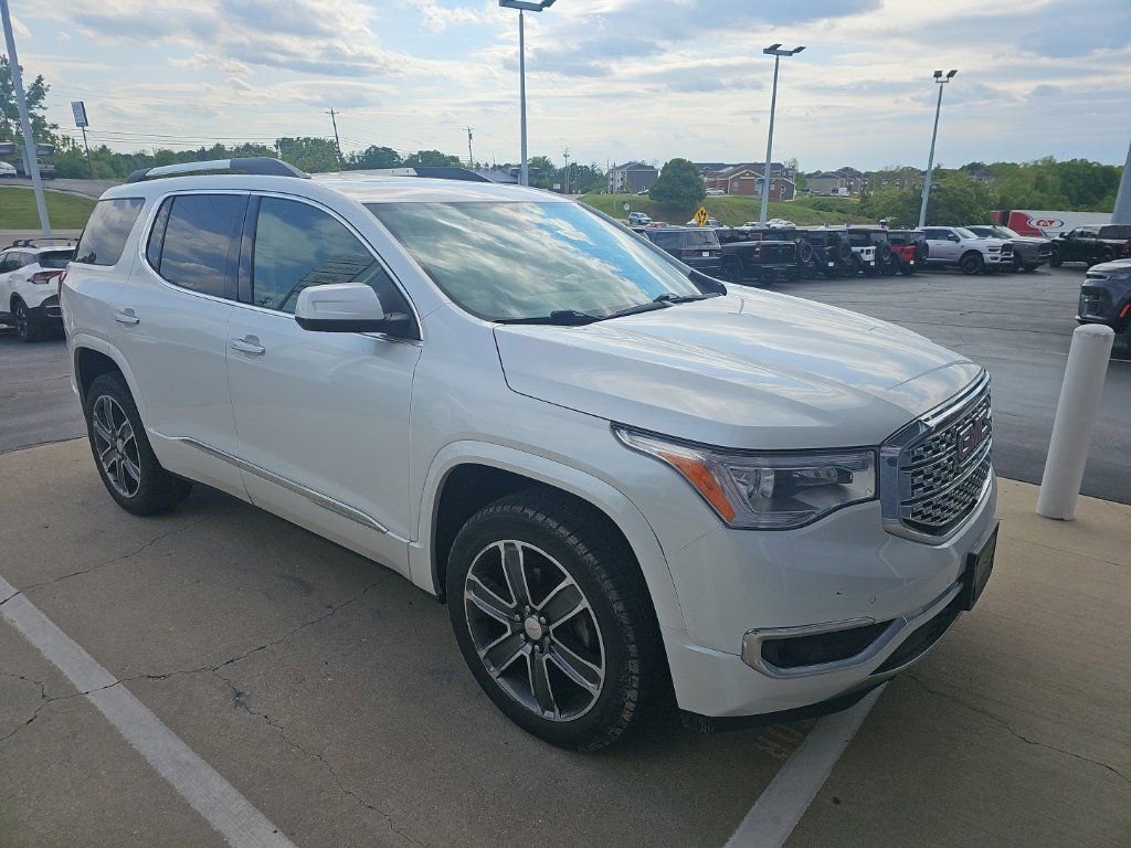 Used 2017 GMC Acadia Denali w/ Technology Package AWD/4WD image 3