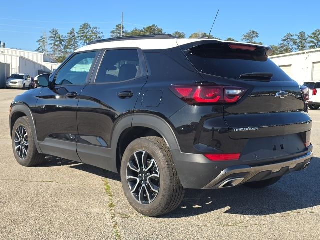 Used 2024 Chevrolet TrailBlazer ACTIV w/ Driver Confidence Package image 3