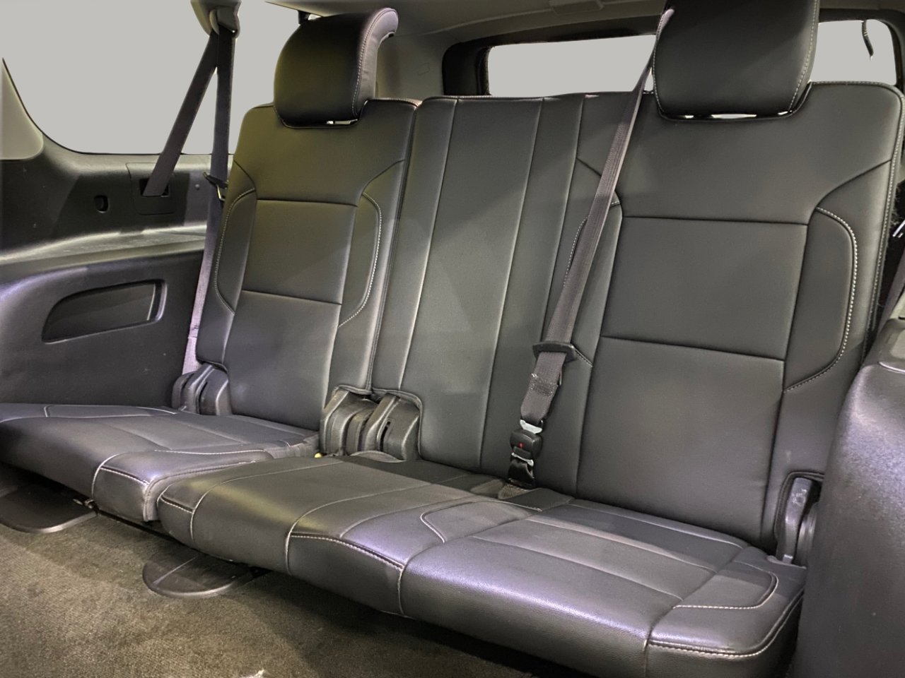 Used 2017 Chevrolet Suburban LT image 11