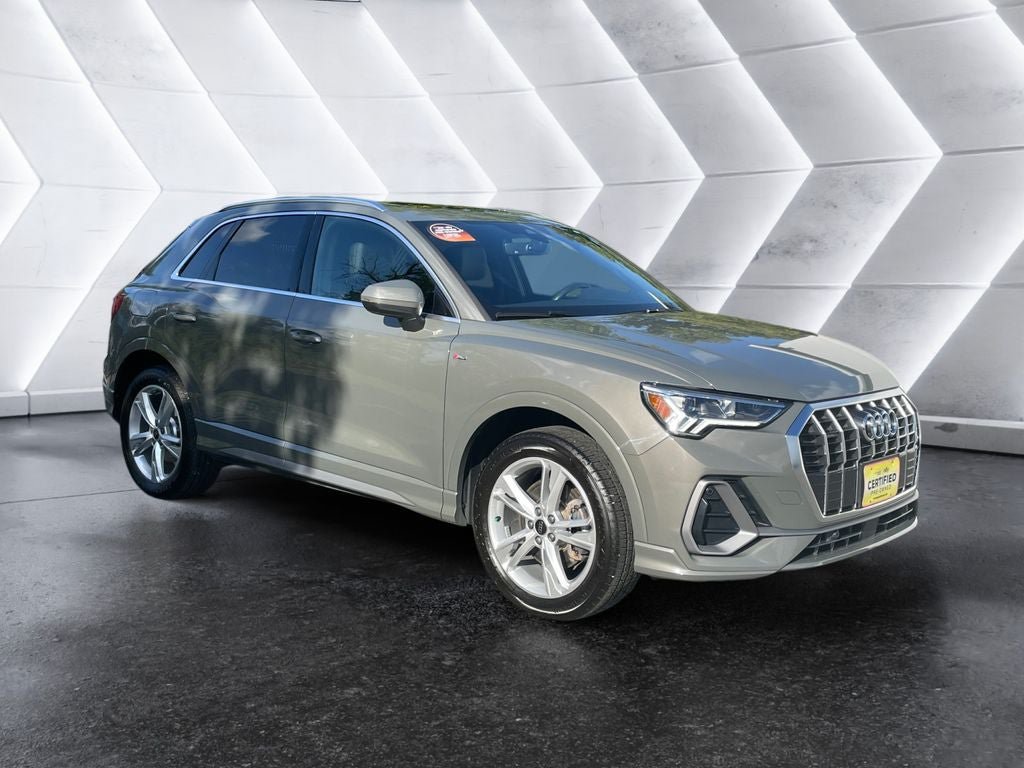 Used 2024 Audi Q3 2.0T Premium Plus w/ Premium Plus Package AWD/4WD image 8