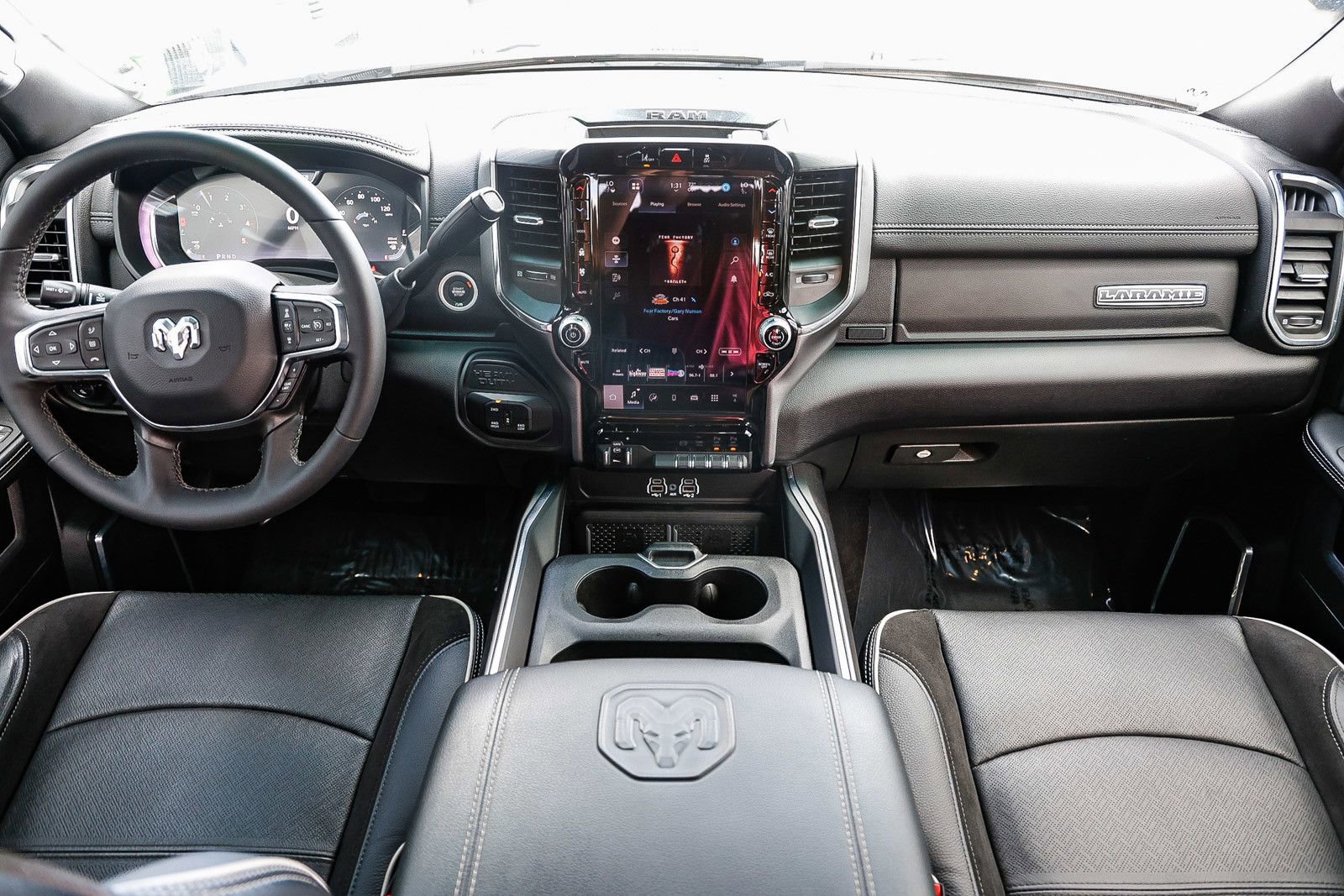 Used 2025 RAM 2500 Laramie w/ Towing Technology Group AWD/4WD image 10