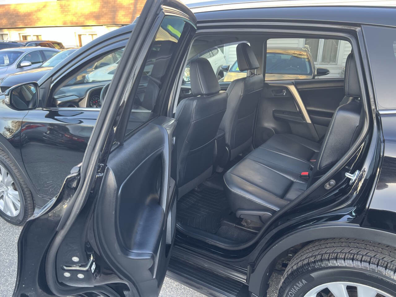 Used 2015 Toyota RAV4 Limited image 16