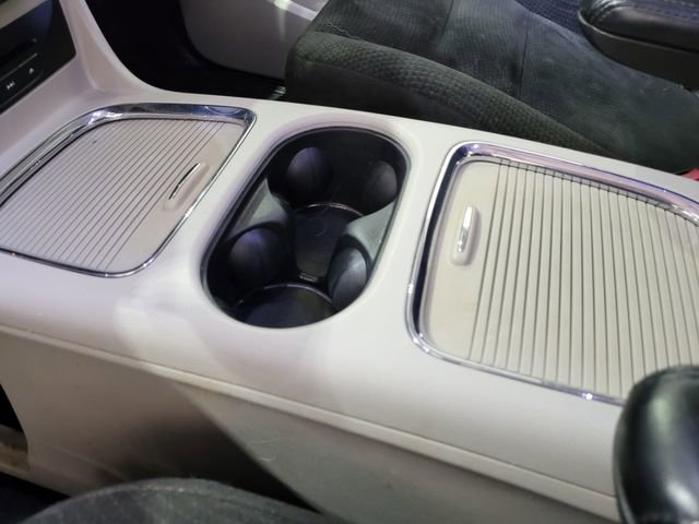 Used 2015 Chrysler Town & Country Touring w/ Driver Convenience Group image 36