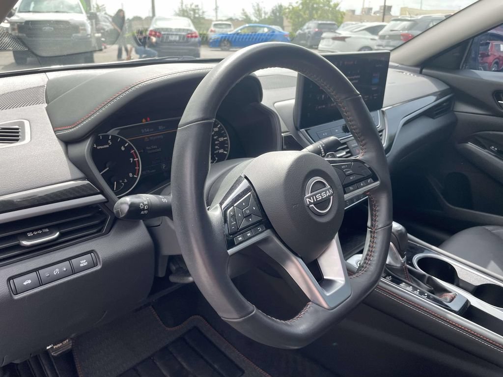 Used 2024 Nissan Altima 2.5 SR w/ SR Premium Package FWD image 18