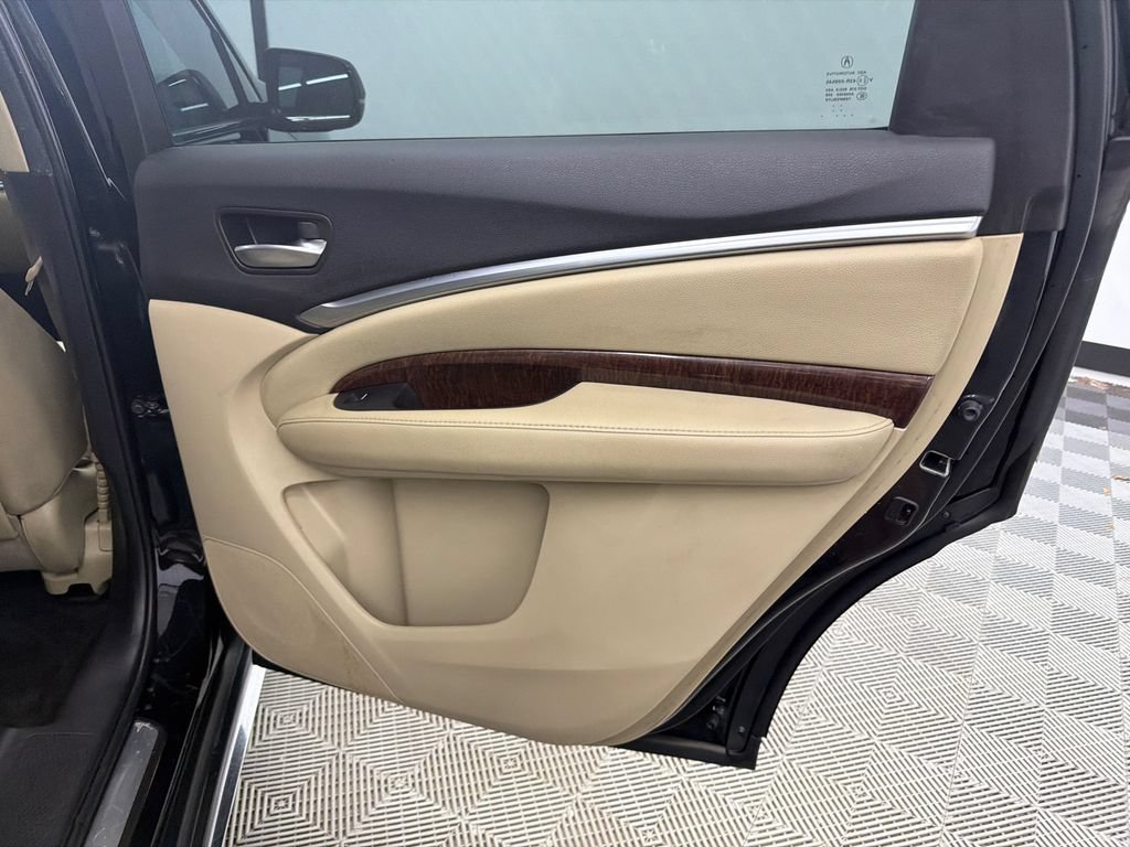 Used 2017 Acura MDX FWD image 18
