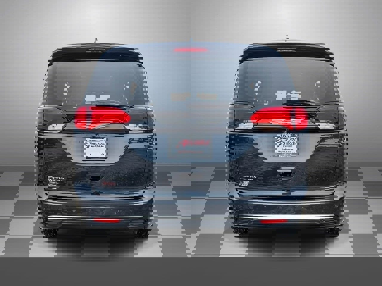 Used 2020 Chrysler Pacifica Touring-L image 6