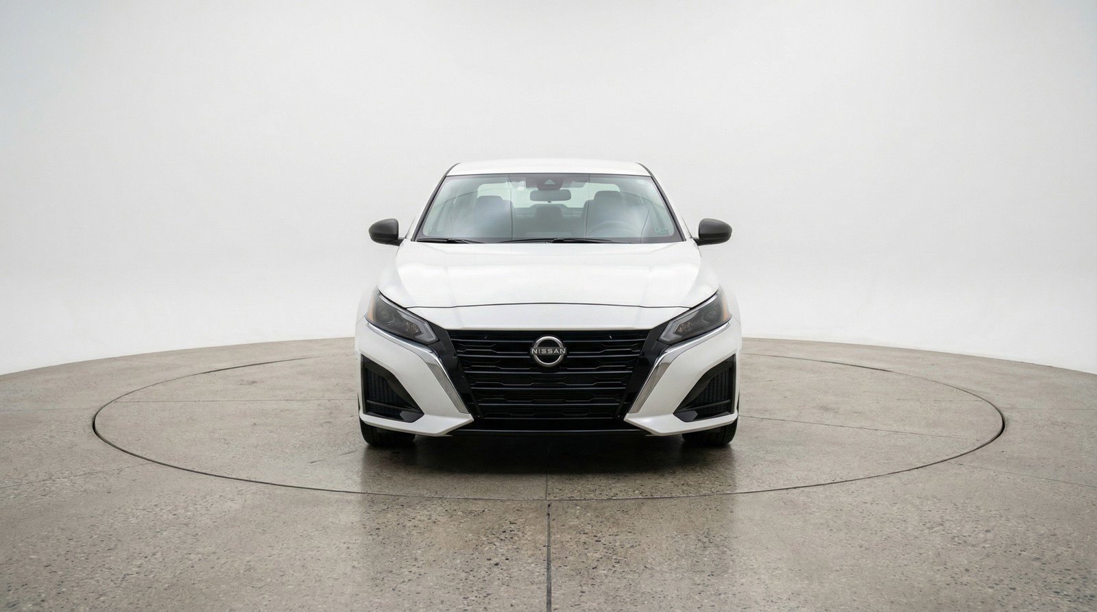 Used 2025 Nissan Altima 2.5 SV image 2