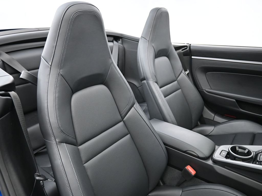 Certified 2025 Porsche 911 Carrera image 10