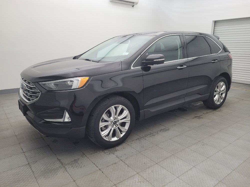 Used 2023 Ford Edge Titanium image 2