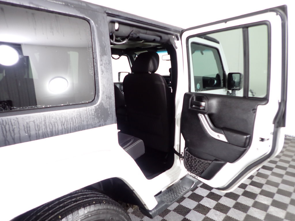 Used 2013 Jeep Wrangler Unlimited Sahara w/ Dual Top Group AWD/4WD image 27