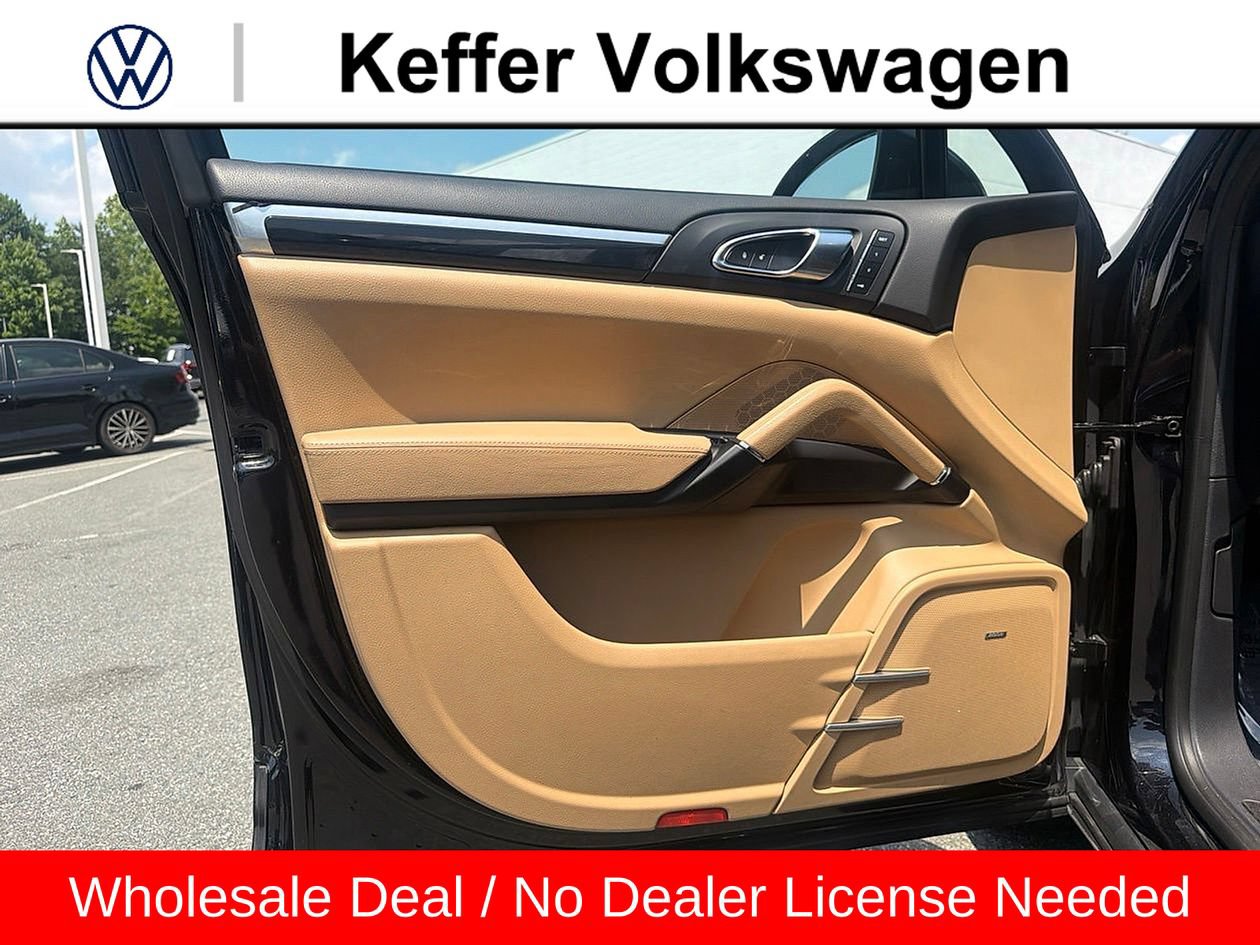 Used 2017 Porsche Cayenne S AWD/4WD image 14