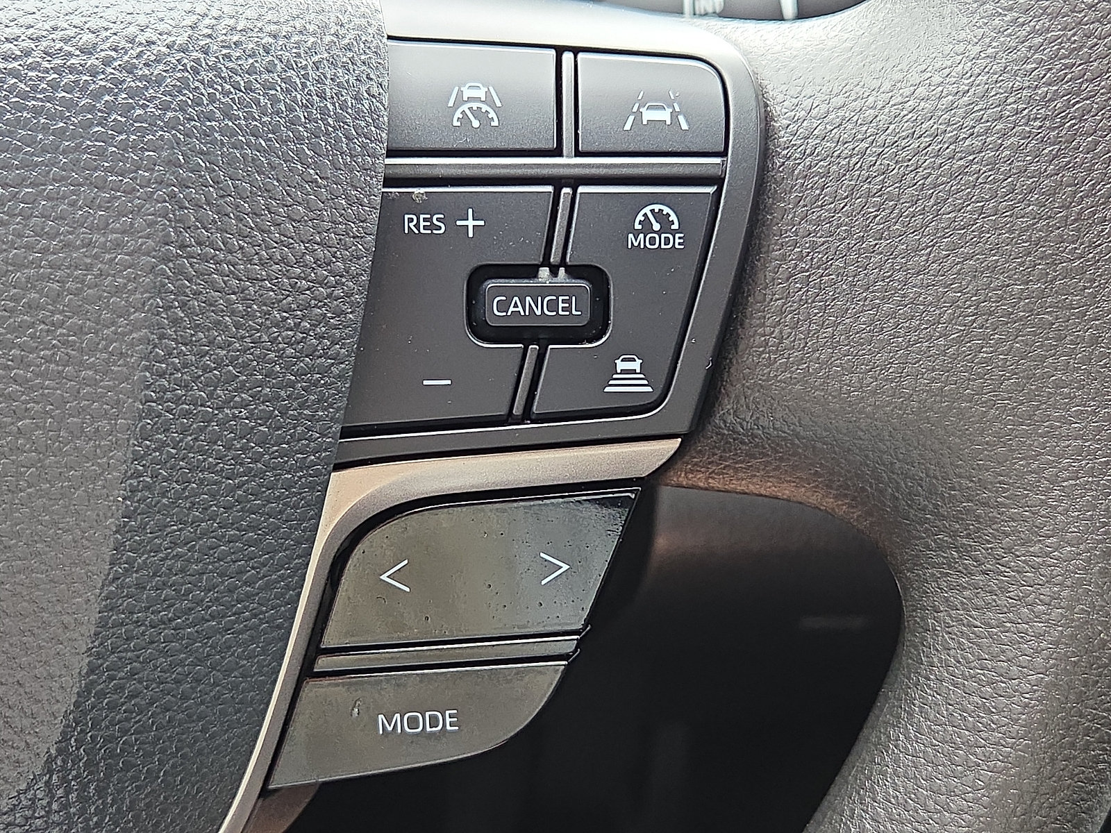 Used 2025 Toyota Camry LE FWD image 22